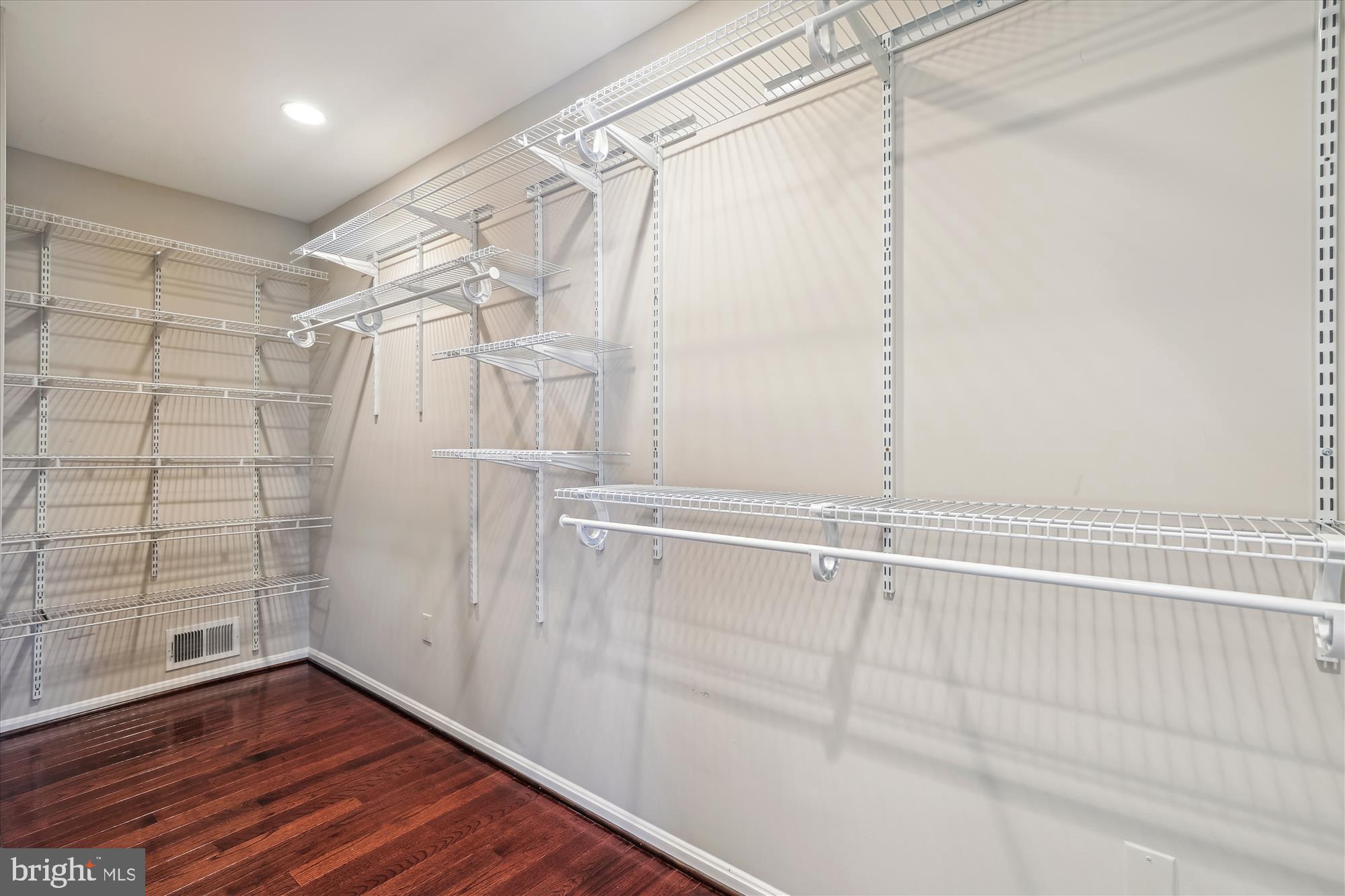 10703 Midsummer Drive Reston, VA 20191 - Photo 15 of 90 Gallery Image 15