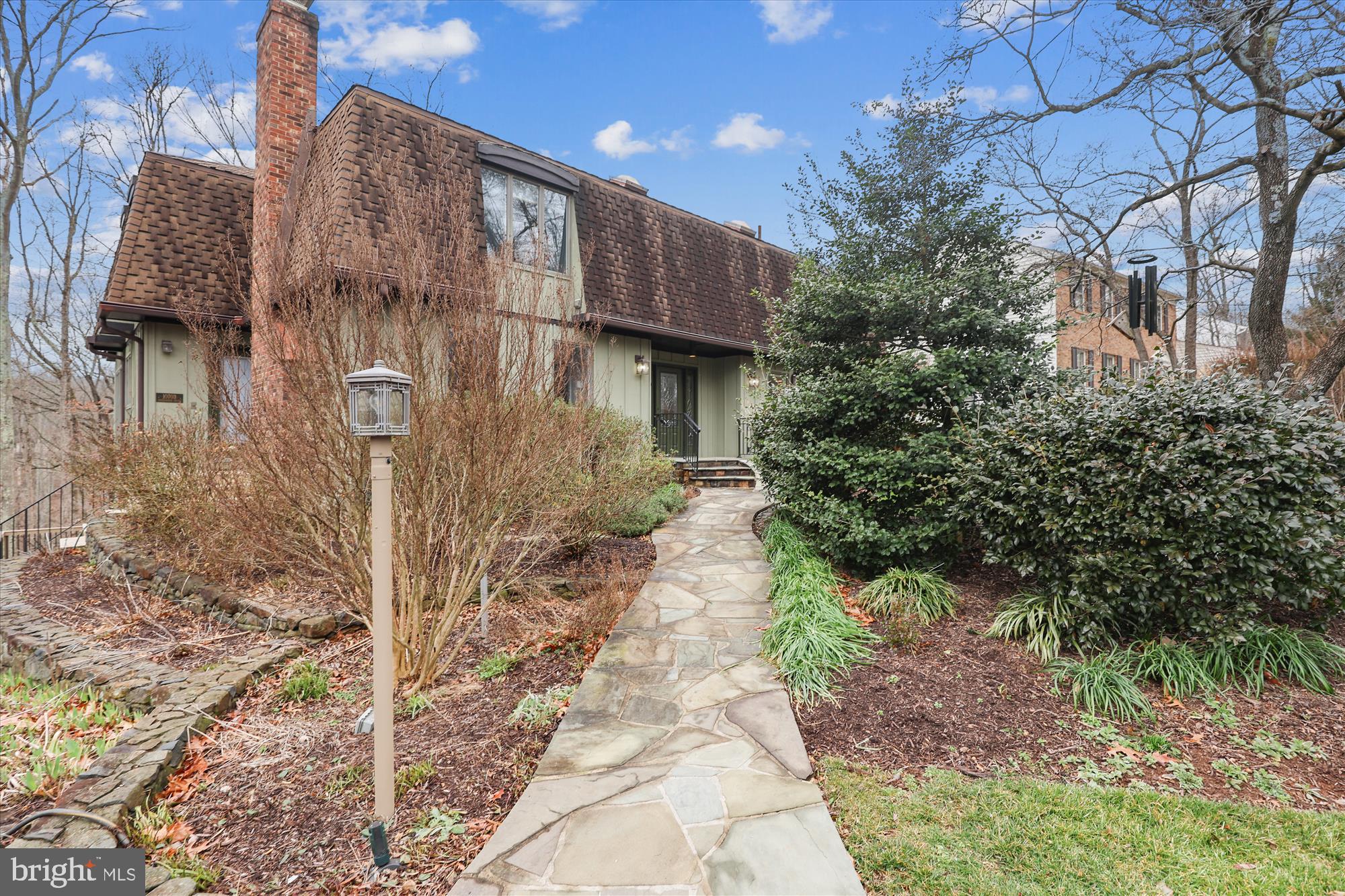 10703 Midsummer Drive Reston, VA 20191 - Photo 3 of 90 Gallery Image 3