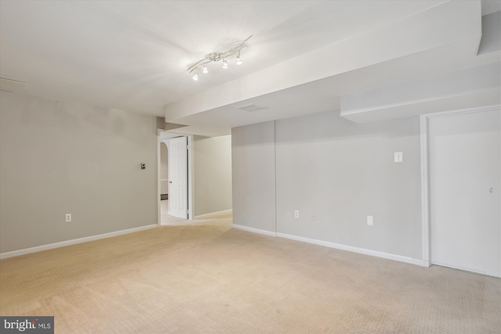 10703 Midsummer Drive Reston, VA 20191 - Photo 62 of 90 Gallery Image 62