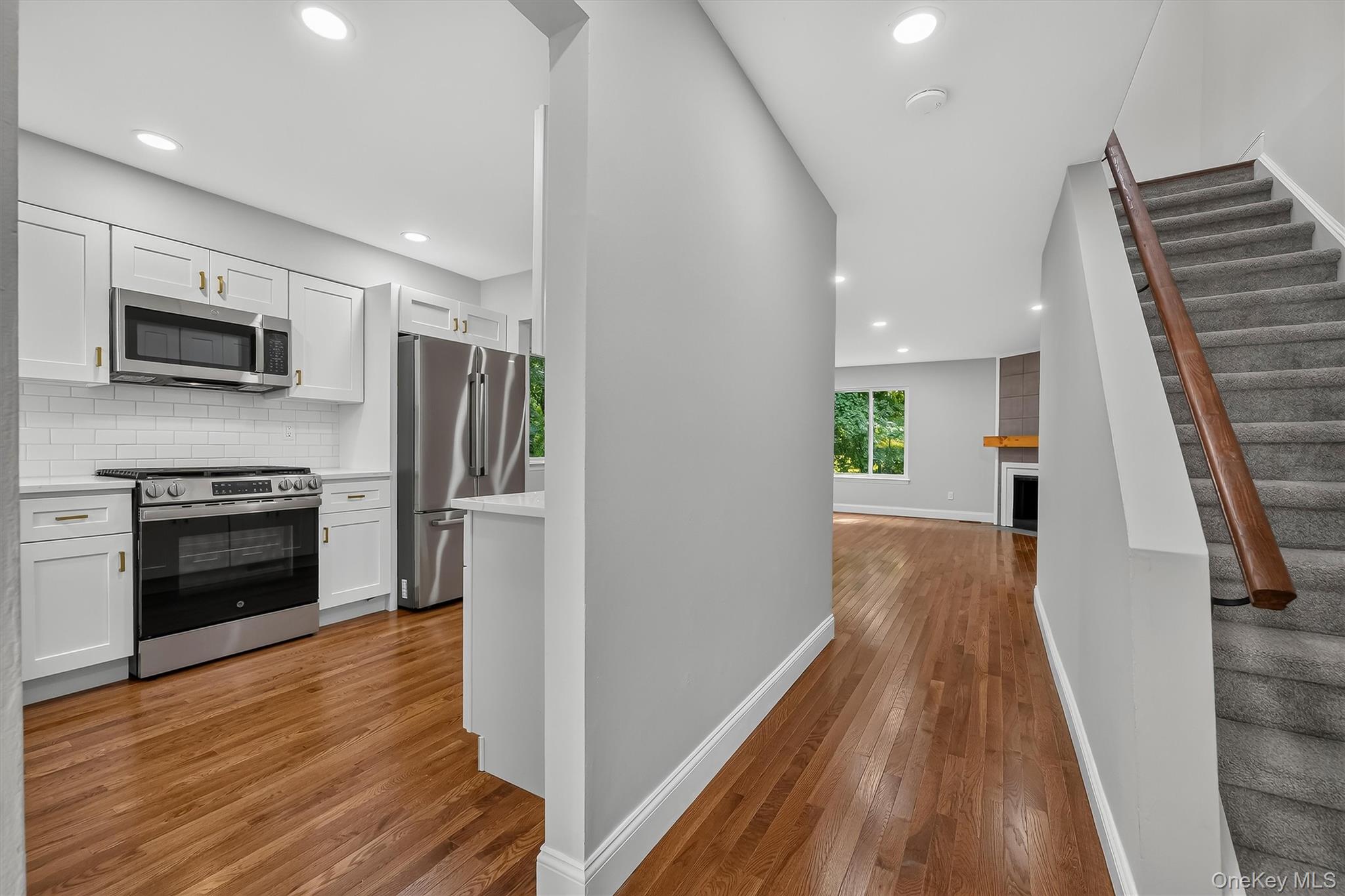13 Timber Ridge Mount Kisco, NY 10549 - Photo 4 of 45 Gallery Image 4