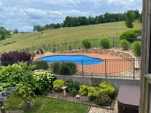 $1,195,000 | 4589 Franklin Pike Southeast, Floyd, VA 24091