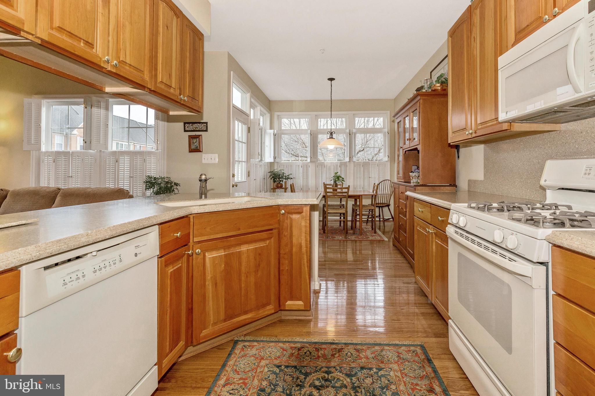 2618 Mill Race Road Frederick, MD 21701 - Photo 15 of 39 Pretty cabinets blend with floor.
