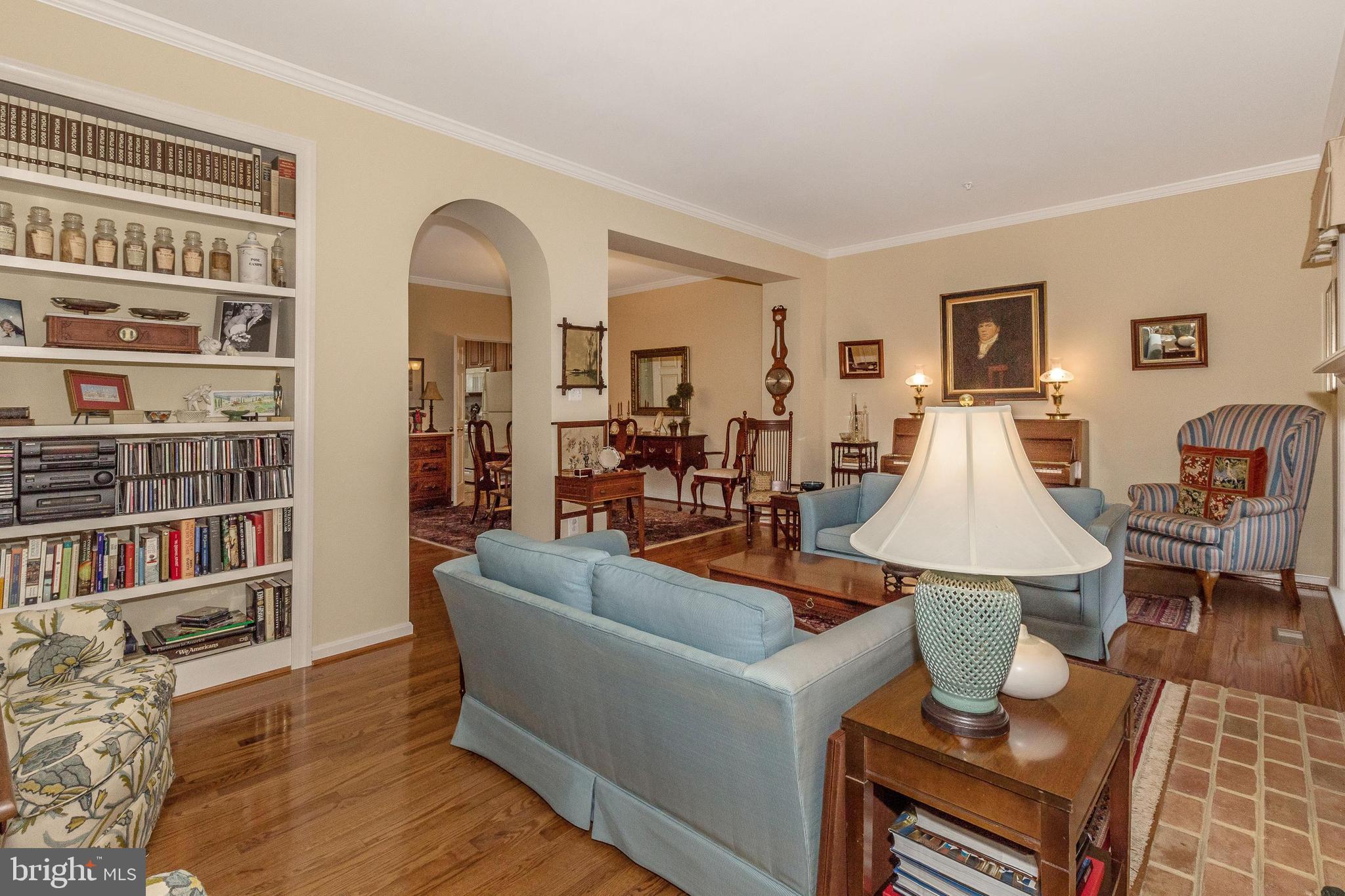 2618 Mill Race Road Frederick, MD 21701 - Photo 7 of 39 Built-in bookcase/display area in living room.