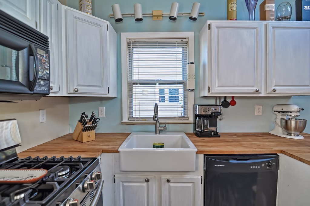 40 Crawford Road Braintree, MA 02184 - Photo 18 of 29 Gallery Image 18