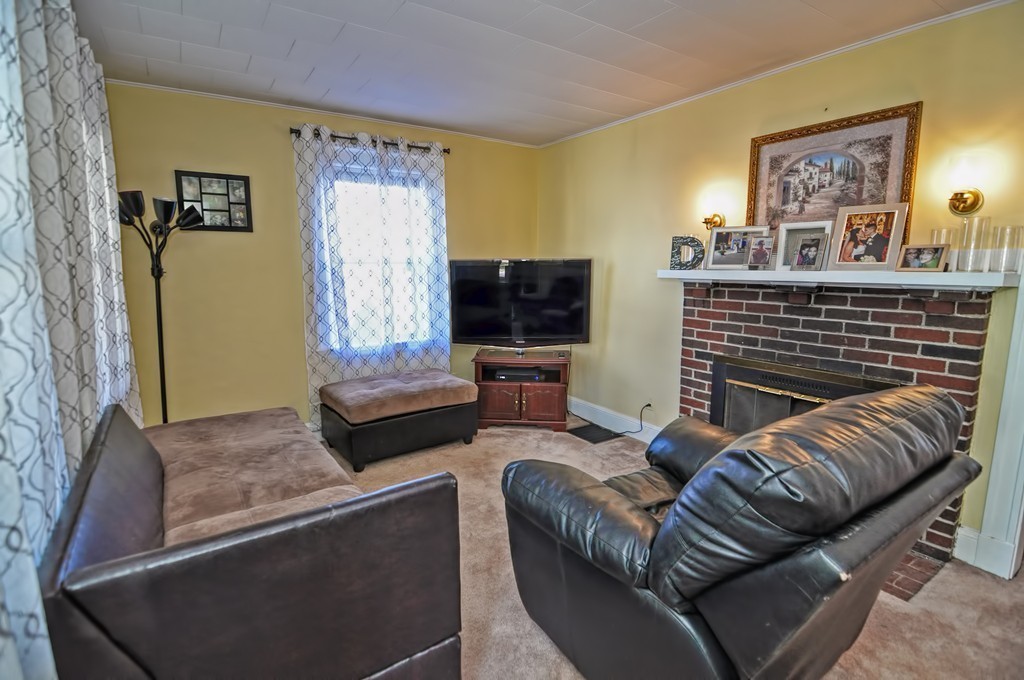 40 Crawford Road Braintree, MA 02184 - Photo 5 of 29 Gallery Image 5