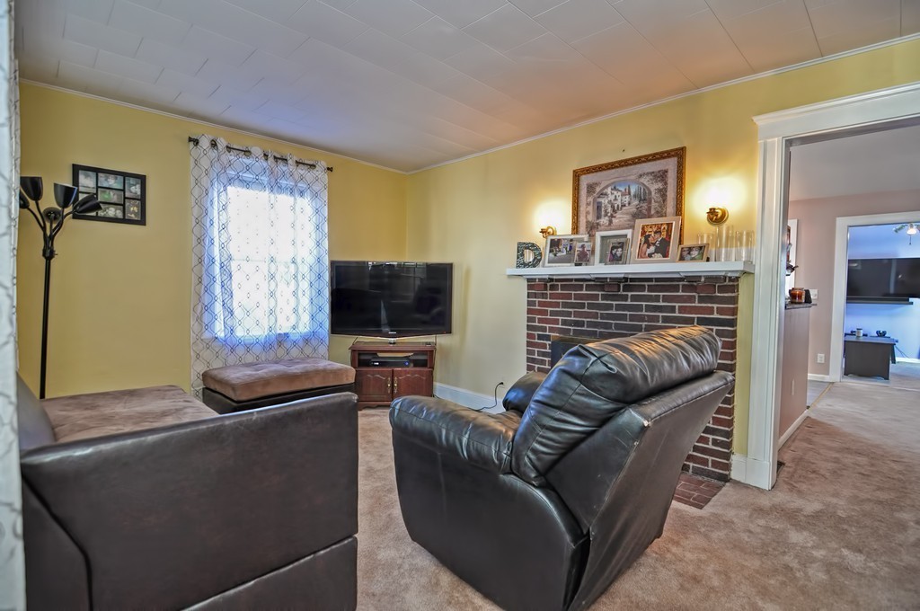 40 Crawford Road Braintree, MA 02184 - Photo 6 of 29 Gallery Image 6
