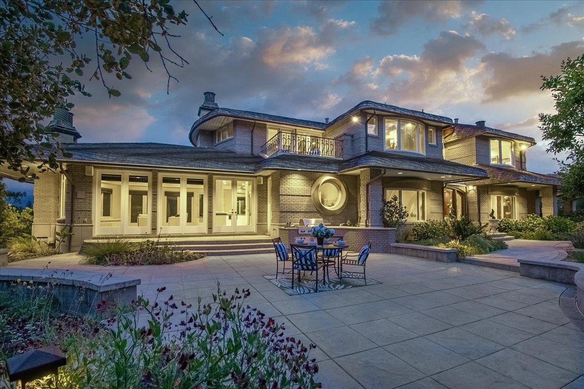 14467 Sobey Road Saratoga, CA 95070 - Photo 52 of 61 a view of a cafe with table and chairs