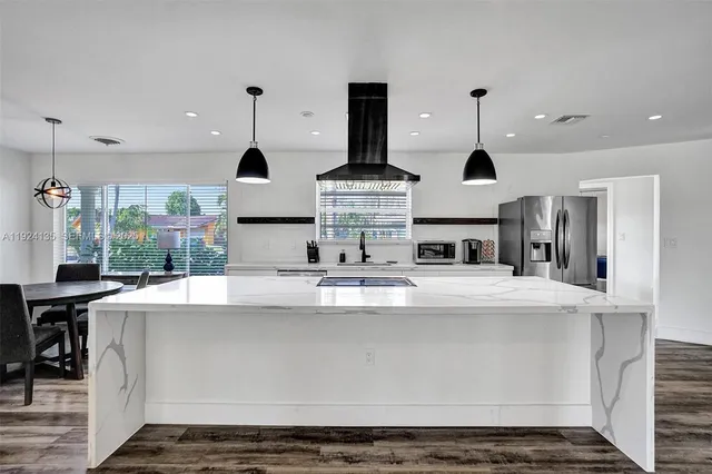 $5,999 | 2106 Northeast 16th Avenue, Wilton Manors, FL 33305