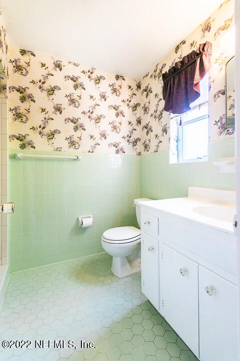 4064 Rogero Road Jacksonville, FL 32277 - Photo 13 of 27 Master Bath