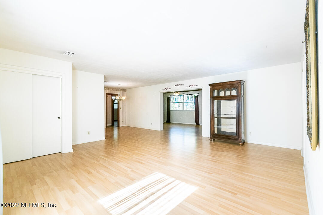 4064 Rogero Road Jacksonville, FL 32277 - Photo 5 of 27 Great Room