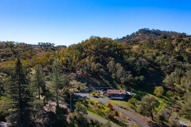 $1,850,000 | 5100 West Soda Rock Lane, Healdsburg, CA 95448