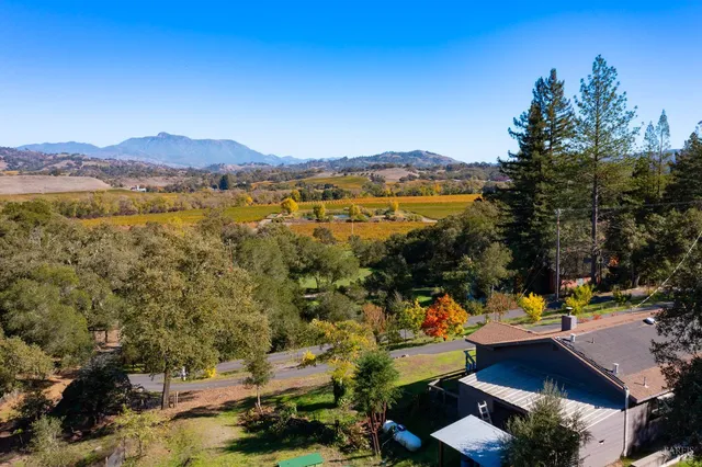 $1,850,000 | 5100 West Soda Rock Lane, Healdsburg, CA 95448