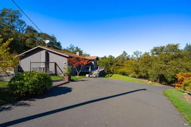 $1,850,000 | 5100 West Soda Rock Lane, Healdsburg, CA 95448