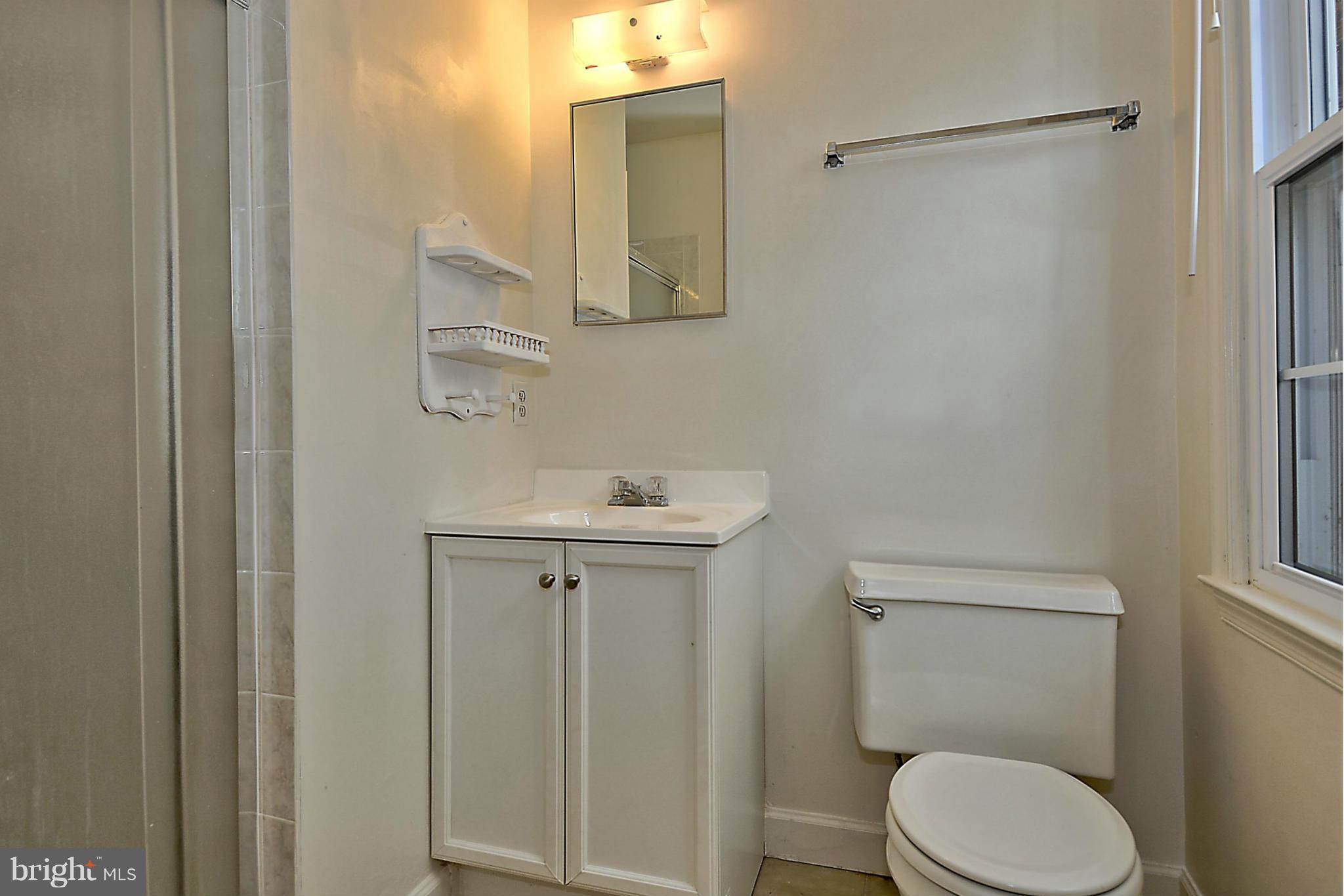 48 Oak Shade Road Gaithersburg, MD 20878 - Photo 14 of 30 Master Bathroom with a shower
