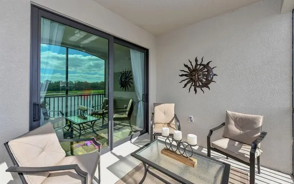 $2,950 | 17006 Vardon Terrace, Unit 208, Bradenton, FL 34211