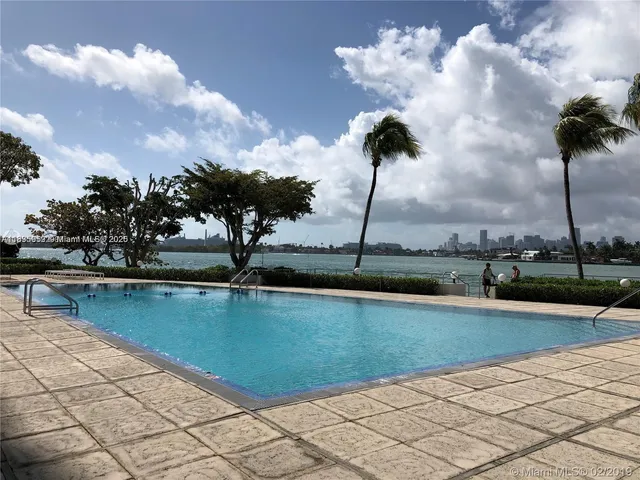 a view of front of house with a yard