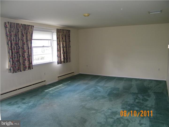 3206 Rickerts Road Perkasie, PA 18944 - Photo 10 of 10 Living Room