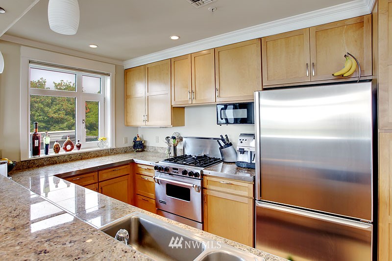 415 West Republican Street, Unit 300 Seattle, WA 98119 - Photo 9 of 15