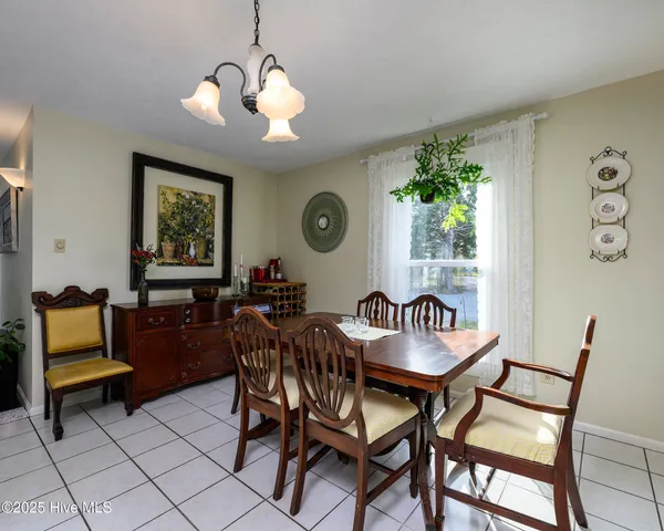 $300,000 | 608 Church Street, Oriental, NC 28571