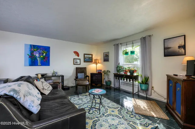 $300,000 | 608 Church Street, Oriental, NC 28571