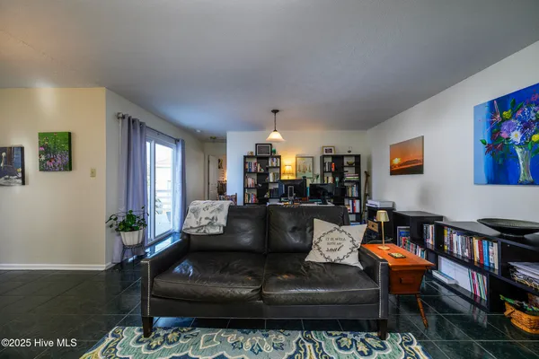 $300,000 | 608 Church Street, Oriental, NC 28571