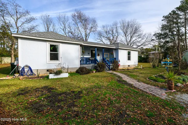 $300,000 | 608 Church Street, Oriental, NC 28571