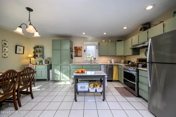 $300,000 | 608 Church Street, Oriental, NC 28571