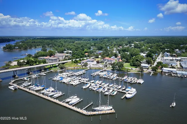 $300,000 | 608 Church Street, Oriental, NC 28571