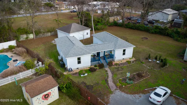 $300,000 | 608 Church Street, Oriental, NC 28571