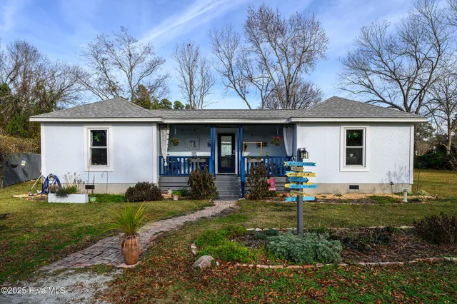 $300,000 | 608 Church Street, Oriental, NC 28571