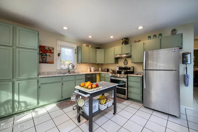 $300,000 | 608 Church Street, Oriental, NC 28571