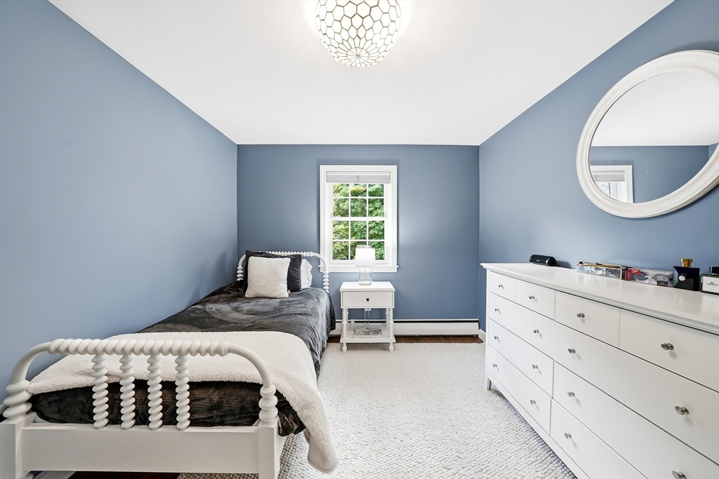 22 Hollywood Road Winchester, MA 01890 - Photo 23 of 39