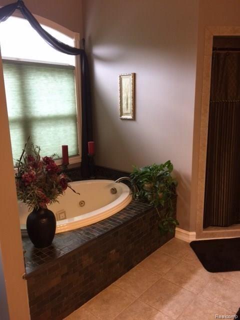 5209 Walker Road Davison, MI 48423 - Photo 15 of 68 Master bath jet tub & oversized shower