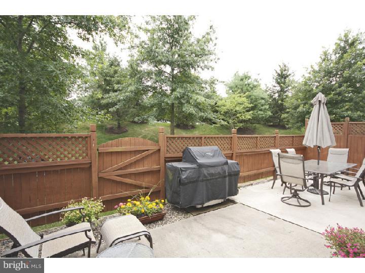 33 Windsor Pond Road Princeton Junction, NJ 08550 - Photo 3 of 14