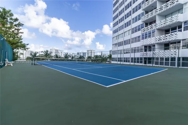 a view of a tennis court