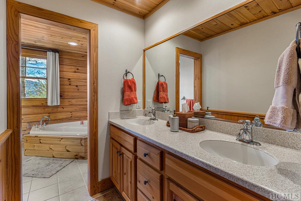 271 B Rendezvous Ridge, Unit B Cashiers, NC 28717 - Photo 22 of 35 Gallery Image 22