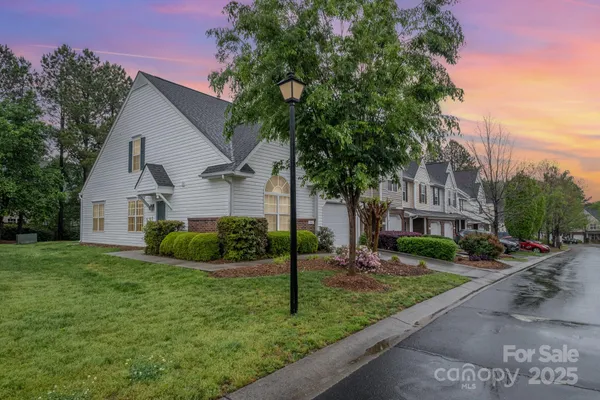 $322,000 | 942 Pelican Bay Drive, Pineville, NC 28134