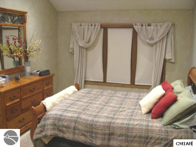 8235 North Woodbridge Road Wheeler, MI 48662 - Photo 5 of 9 1772873-4.JPG