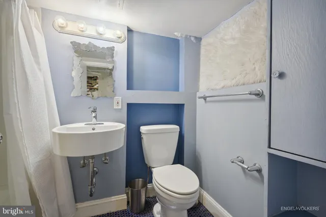 $3,800 | 38 Sherman Circle Northwest, Washington, DC 20011