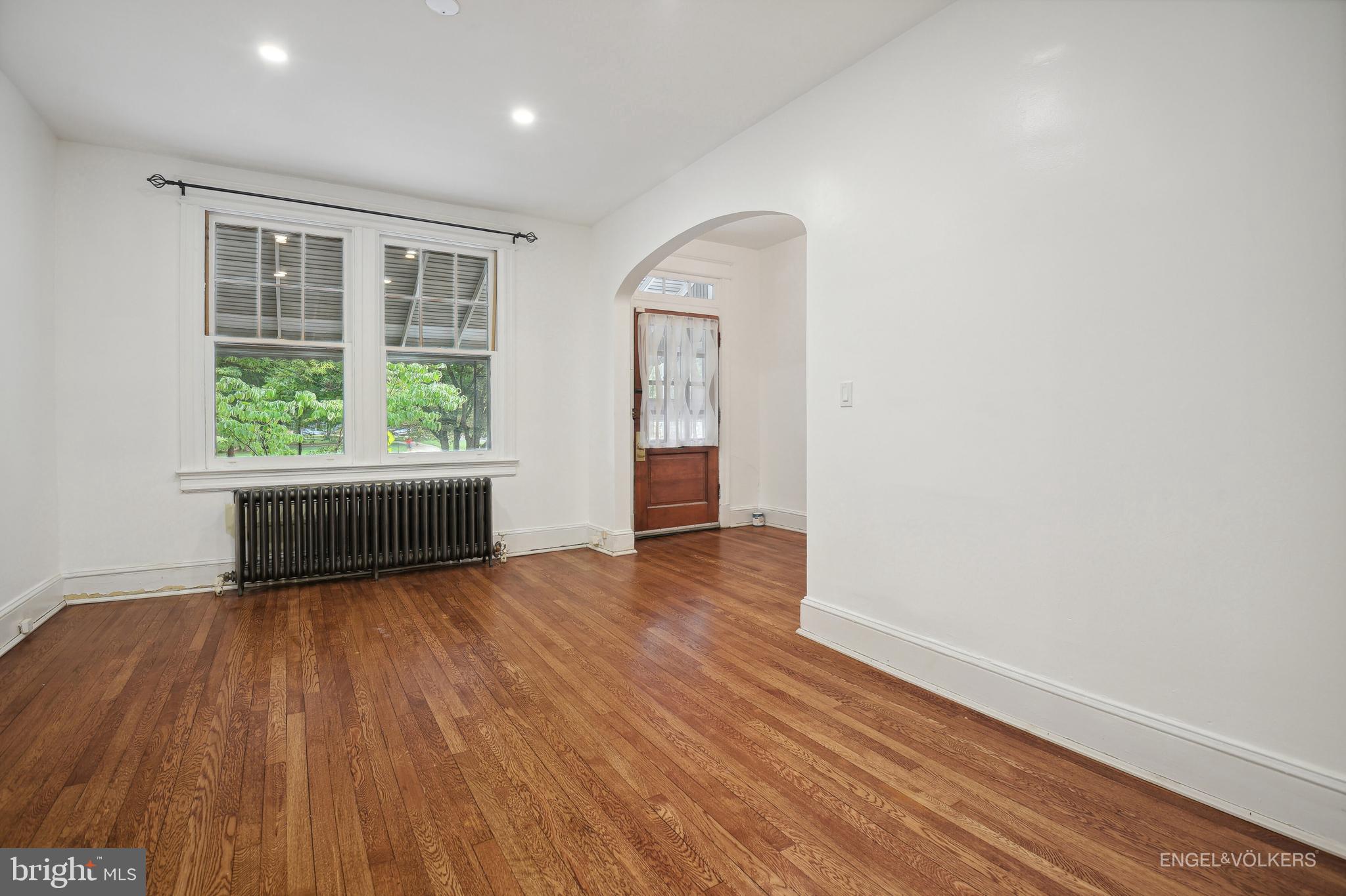 38 Sherman Circle Northwest Washington, DC 20011 - Photo 3 of 15