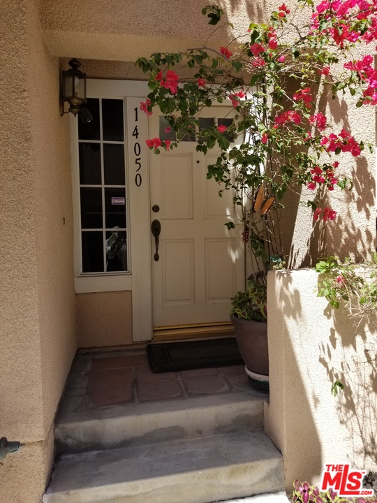 14050 Lemoli Way Hawthorne, CA 90250 - Photo 1 of 39