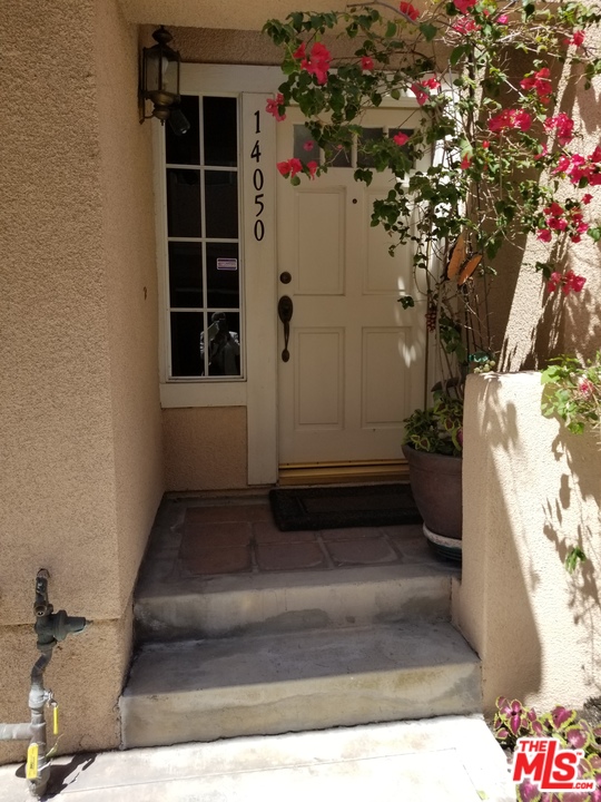 14050 Lemoli Way Hawthorne, CA 90250 - Photo 2 of 39