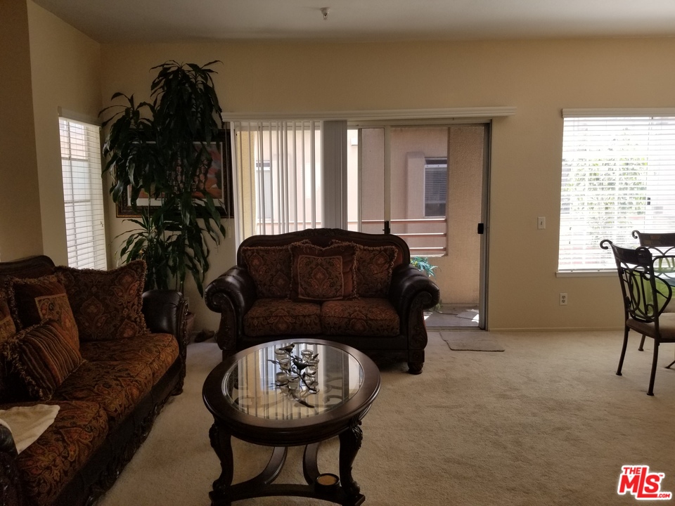 14050 Lemoli Way Hawthorne, CA 90250 - Photo 32 of 39