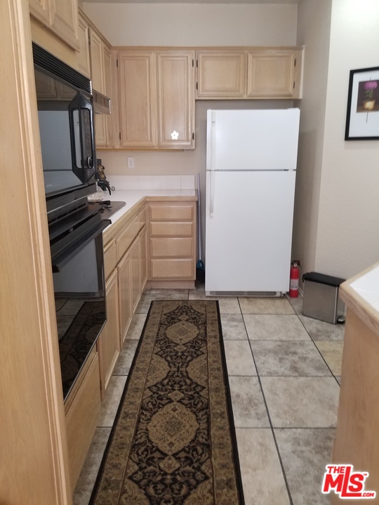 14050 Lemoli Way Hawthorne, CA 90250 - Photo 35 of 39