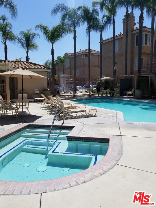 14050 Lemoli Way Hawthorne, CA 90250 - Photo 6 of 39