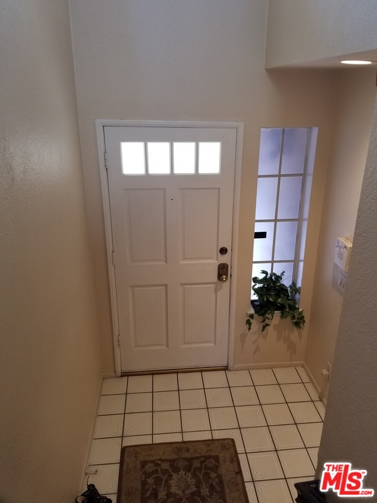 14050 Lemoli Way Hawthorne, CA 90250 - Photo 8 of 39