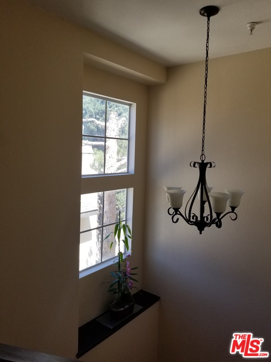 14050 Lemoli Way Hawthorne, CA 90250 - Photo 10 of 39