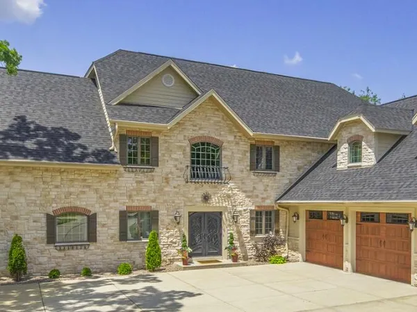 $1,425,990 | 205 Kummrow Court, Wales, WI 53183