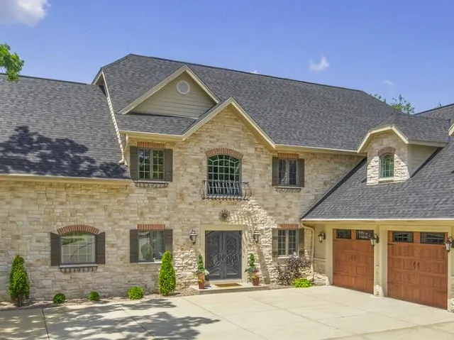 $1,425,990 | 205 Kummrow Court, Wales, WI 53183