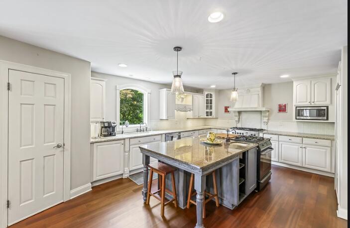 205 Kummrow Court Wales, WI 53183 - Photo 7 of 66 Chefs Kitchen